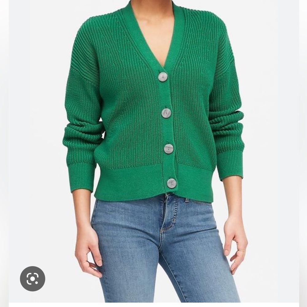 BNWOT banana republic chunky knit cardigan. Color - hula green size S or M